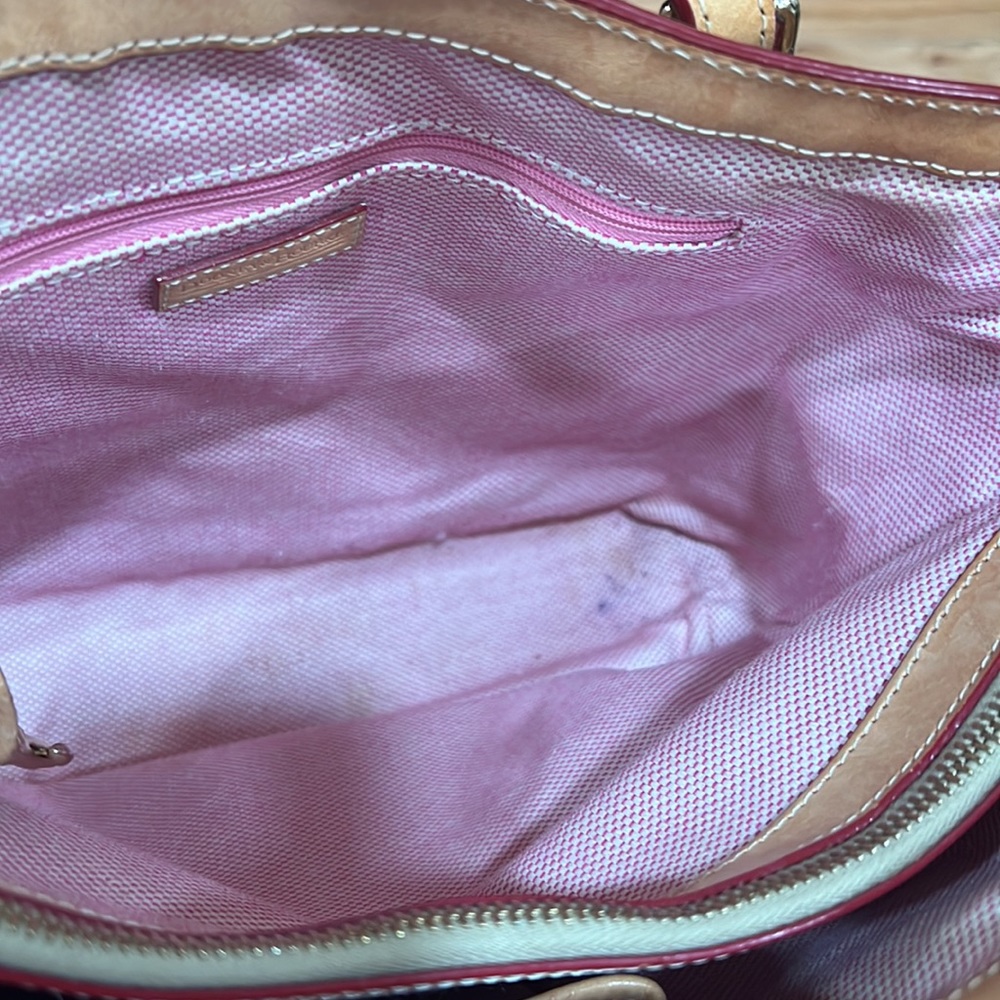 GUC beautiful Dooney & Bourke Handbag 👜 - Picture 15 of 17
